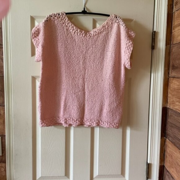 Vintage crocheted pink top with cap sleeves, never worn 42" chest, 23" length - Picture 3 of 3